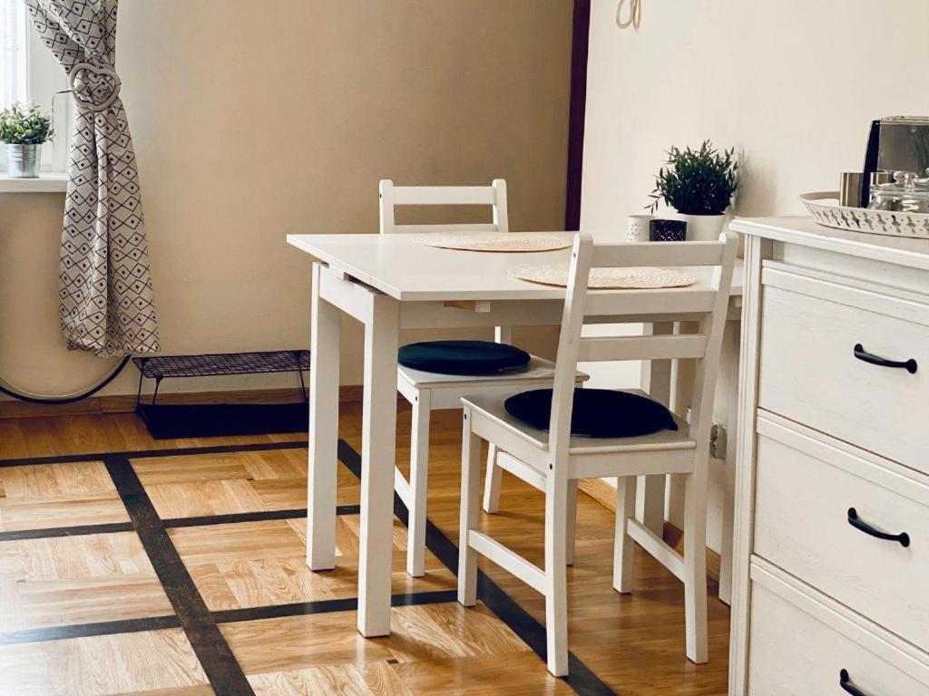 Apartament Moments Stare Miasto Style And Comfort Netflix Krakow Bagian luar foto
