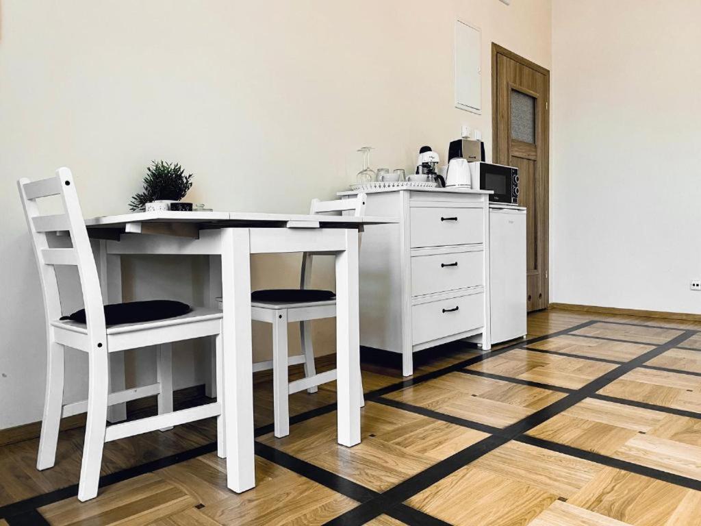 Apartament Moments Stare Miasto Style And Comfort Netflix Krakow Bagian luar foto