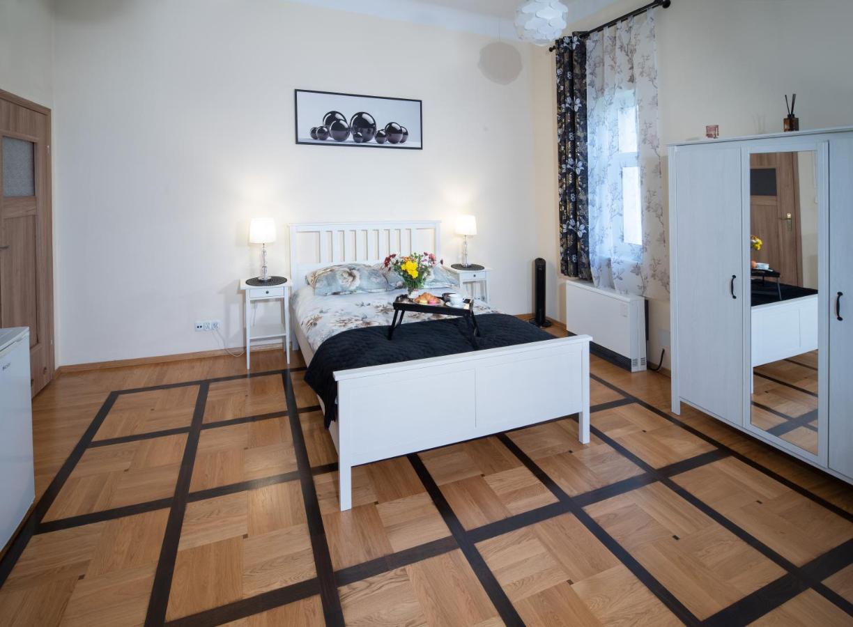 Apartament Moments Stare Miasto Style And Comfort Netflix Krakow Bagian luar foto
