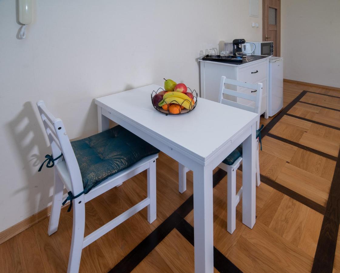 Apartament Moments Stare Miasto Style And Comfort Netflix Krakow Bagian luar foto